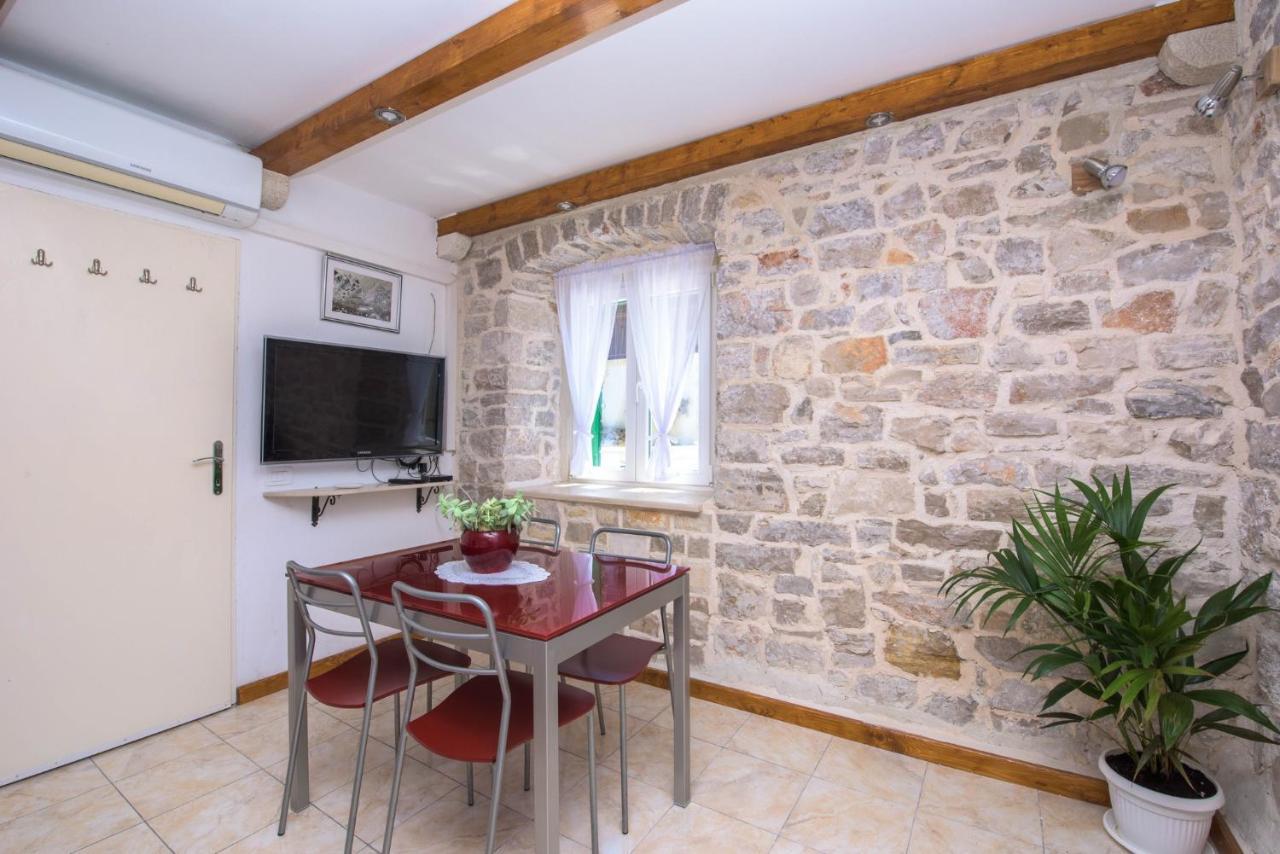 Deziderio Apartment Stomorska Exterior photo